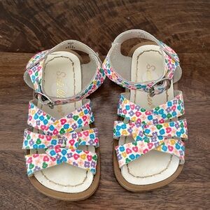 Salt Water girl sandals, floral print in toddler size 7